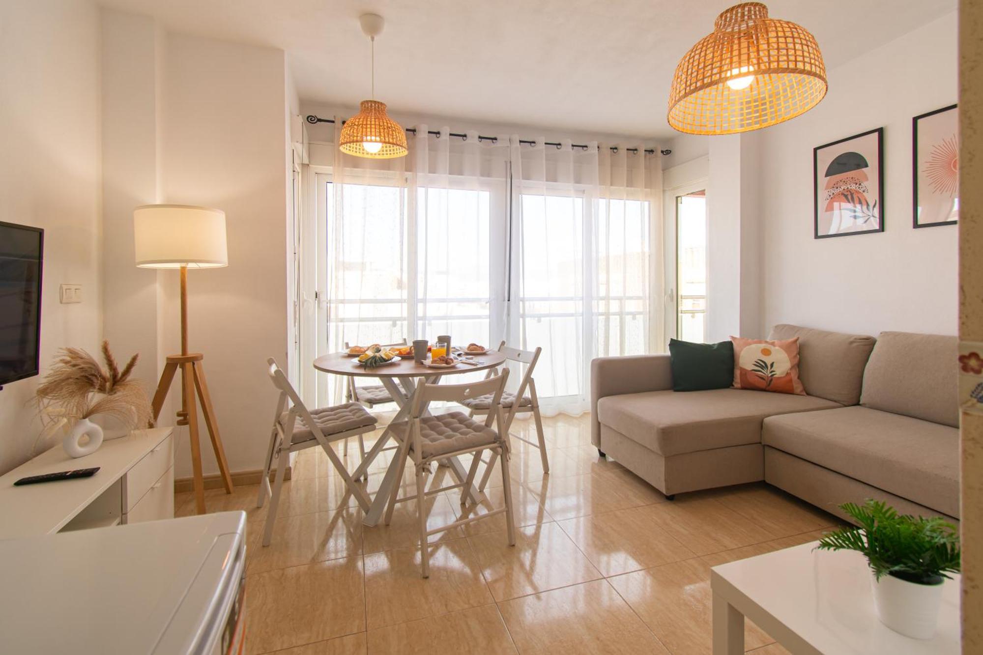 Avenida Principal Cerca De La Playa Con Aire Acondicionado Y Wifi - By Aloha Palma